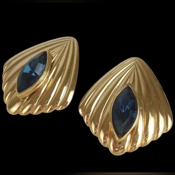 GIVENCHY Vintage Crystal Clip On Earrings 🤩✨ - Picture 2 of 8